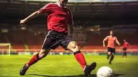 “黄芊玲12岁出道背后：亲爸贩毒母当三，黄奕形象受损引争议”