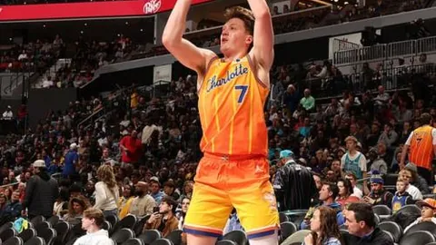 蓉城足球盛宴开幕：宋凯主席莅临，徐正源、韦世豪、胡荷韬热烈欢迎，携手开启足球新纪元